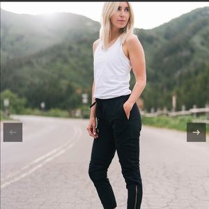 Zyia Everywhere Zipper Jogger